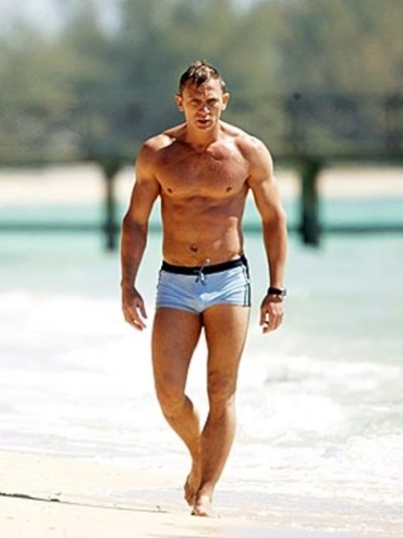 Daniel Craig in sexy tight bathing suit