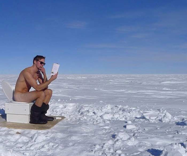 Alex Skarsgard naked on a toilet in South Pole.