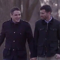 Hillary Clinton ad features gay couple