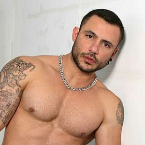 Pedro - UK Naked Men photo gallery