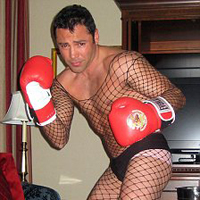 Four years later, Oscar De La Hoya admits he dressed in female lingerie.